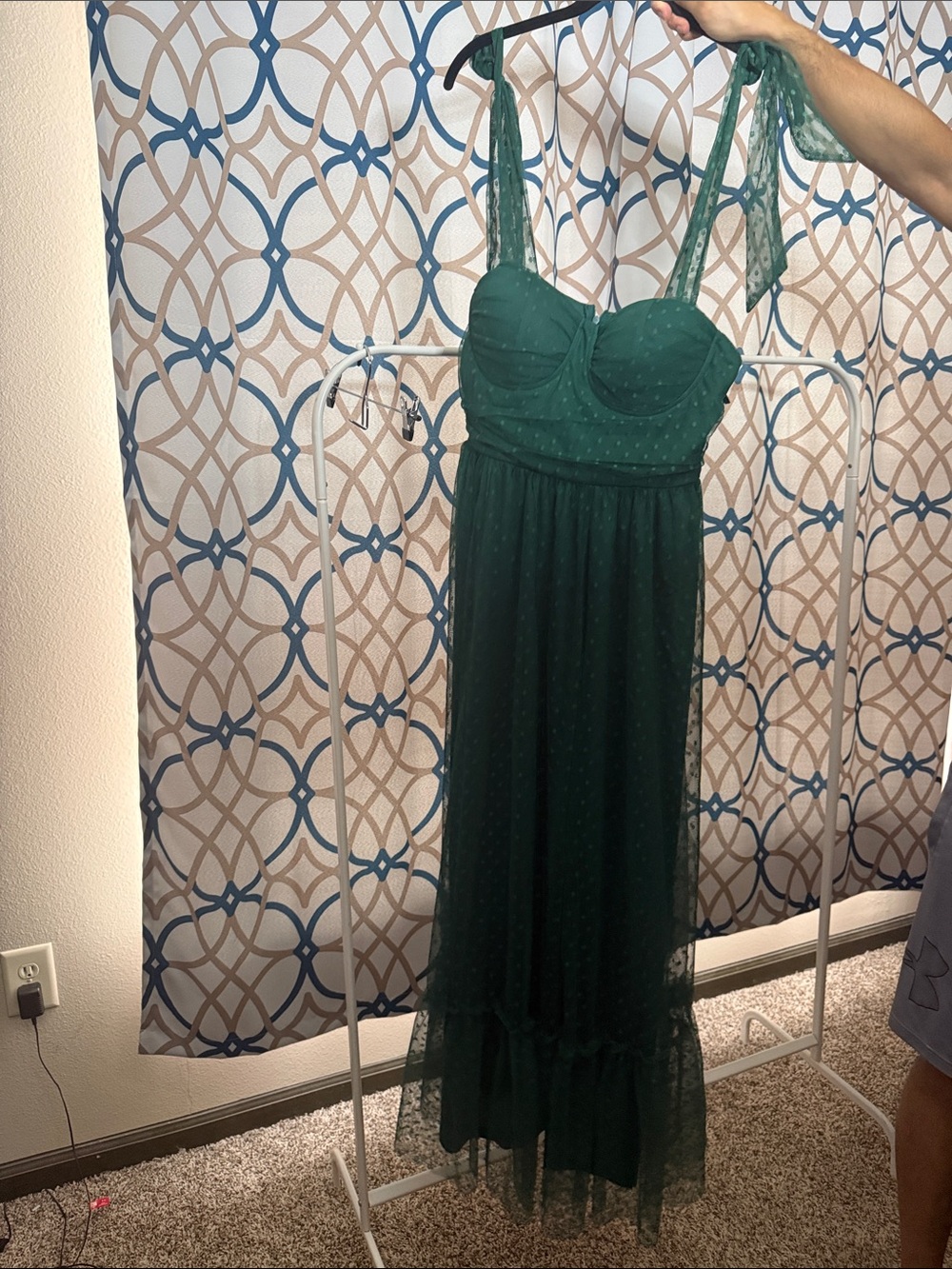 Women’s Green Lace Maxi Dress with Tie Straps